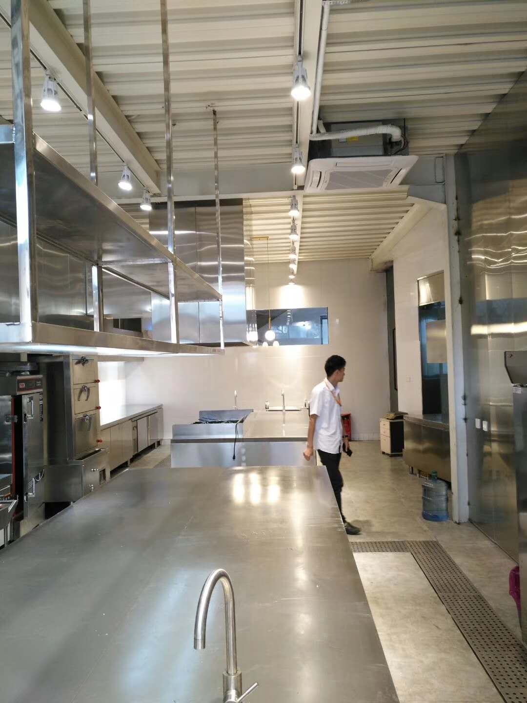 酒店日皮视频APP苹果下载设备