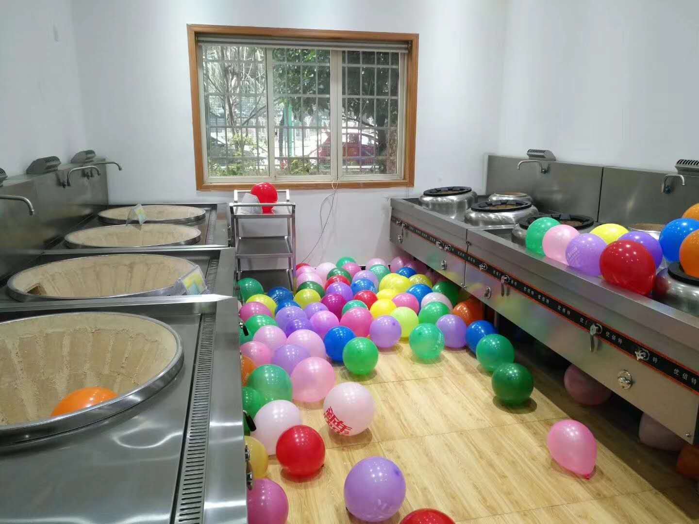 成都日皮视频APP苹果下载设备公司日皮视频软件下载年会筹备照片5