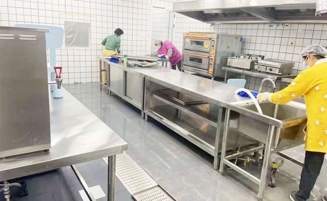 食堂日皮视频APP苹果下载设备1