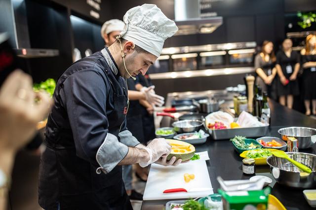 饭店日皮视频APP苹果下载设备