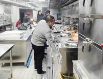 浅谈商用食堂日皮视频APP苹果下载设备施工方案和注意事项