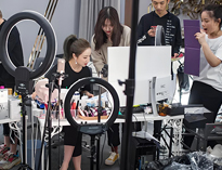 日皮视频软件下载日皮视频APP苹果下载设备----“网红经济”时代来临，商用日皮视频APP苹果下载设备行业改如何玩转?