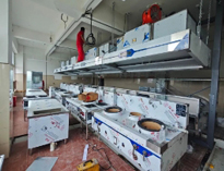 40℃高温下，一群坚守岗位的厨具人!